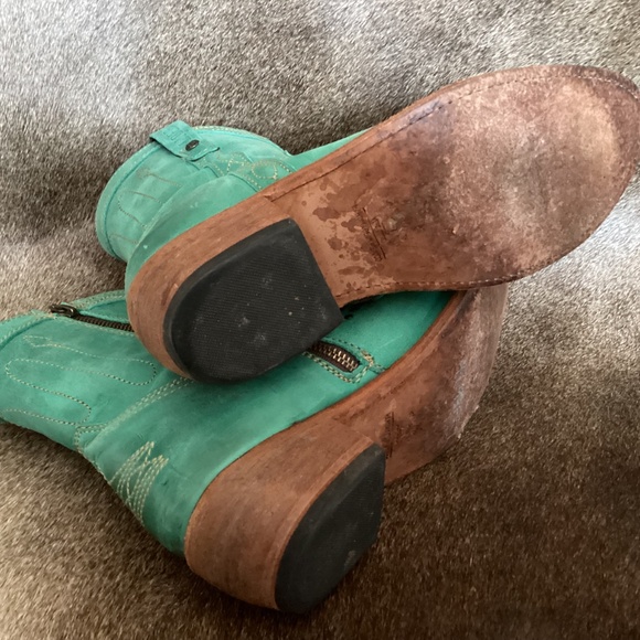 Liberty Black Green Leather Rivet Design Western Zip Up Boots - Picture 5 of 10